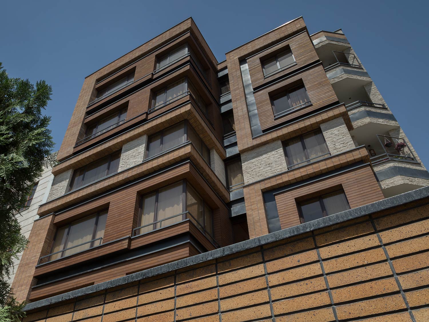 Atin Building